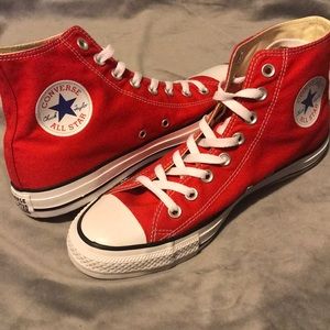 Chuck Taylor All Star red high top Converse⭐️